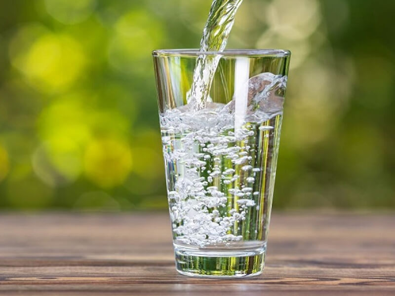 Uống đủ nước để quá trình trao đổi chất diển ra tốt hơn