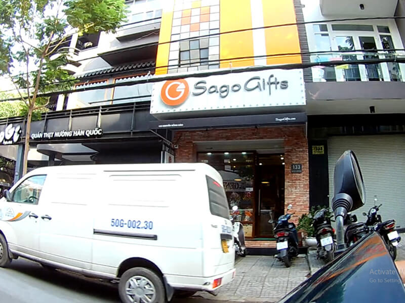 Cửa hàng quà tặng Sagogifts trên đường Nguyễn Hồng Đào, Tân Bình, TPHCM chuyên các mặt hàng quà tặng cao cấp chất lượng