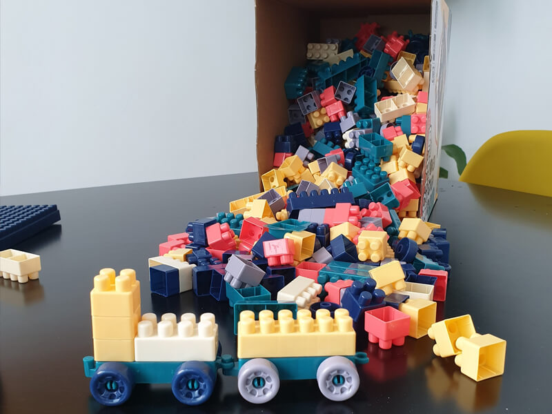 Lego xếp hình giúp bé phát triển trí não